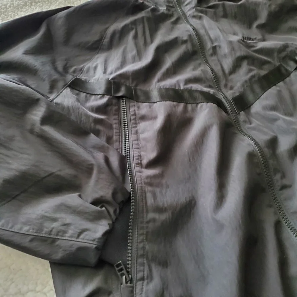 Nike Men's Unlined Hooded Windrunner Jacket - Picture 10 of 12